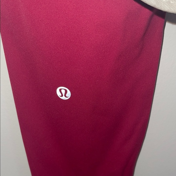 lululemon Burgundy Leggings size 8 with tote bag NWT - Picture 5 of 5